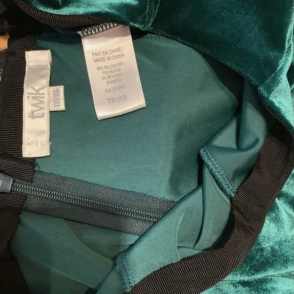 Twik Green Velvet Skirt XS - Picture 4 of 4